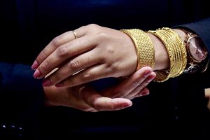 Silver-prices-fell-by-more-than-Rs-1300-gold-prices-rose-marginally!