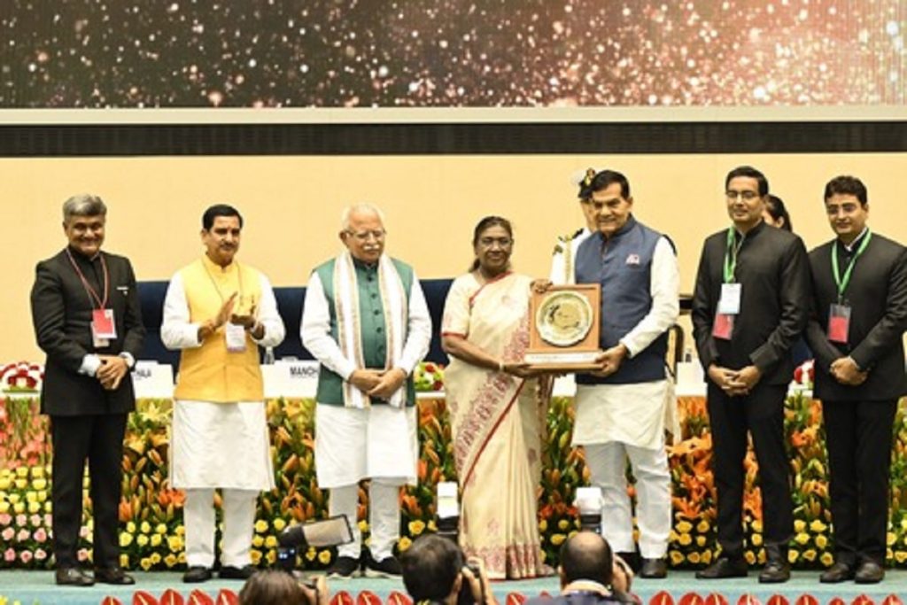 स्वच्छता सर्वेक्षण 2025: नोएडा बना देश का सबसे स्वच्छ शहर, मिला गोल्डन अवॉर्ड!