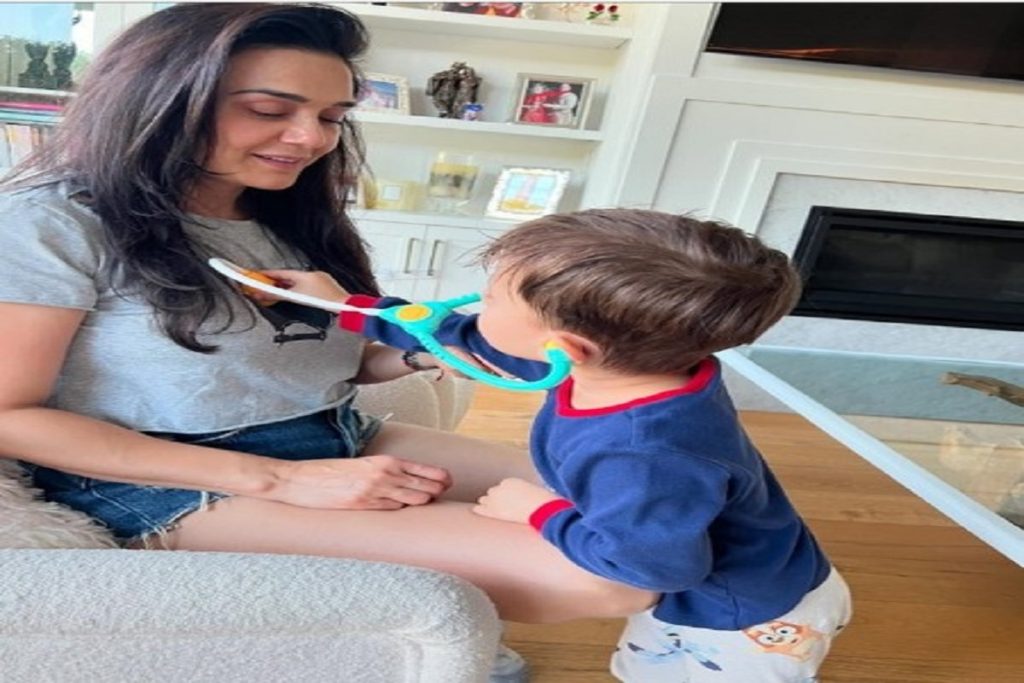 मां बनने के लिए तड़प रही थीं ये बॉलीवुड हसीनाएं, सरोगेसी ने पूरी की ख्वाहिश!