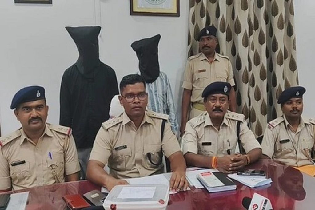 चाईबासा में युवक की हत्या मामले में दो आरोपी गिरफ्तार किए गए!