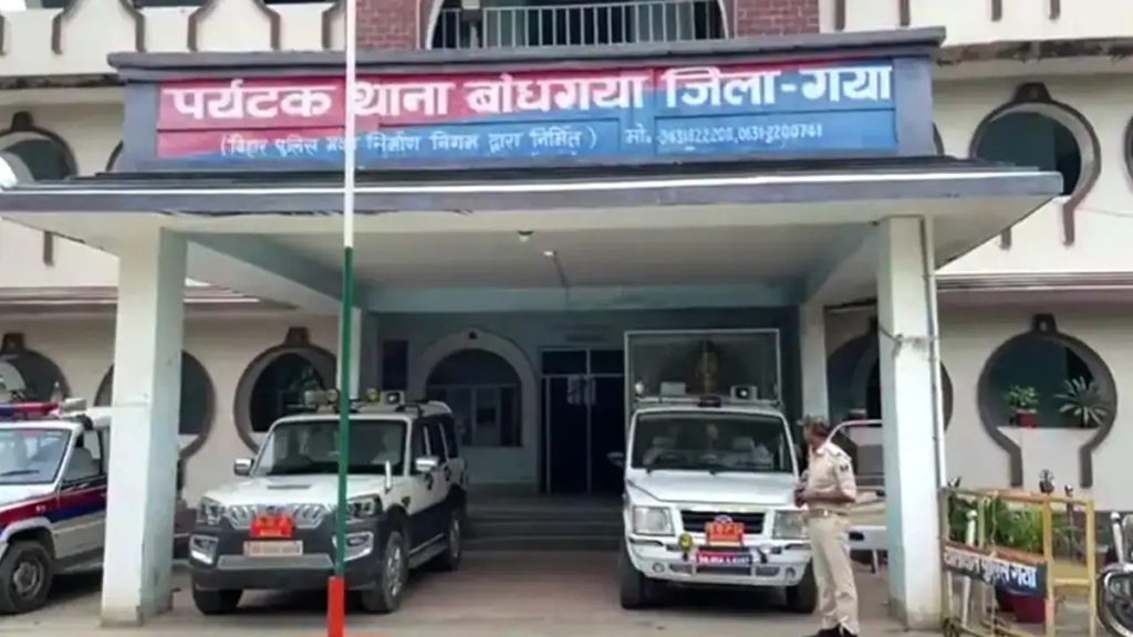 बिहार: होमगार्ड भर्ती में बेहोश हुई युवती से चलती एंबुलेंस में गैंगरेप!