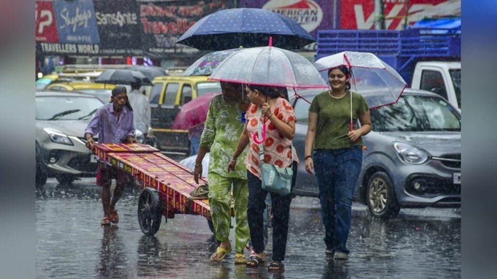 मुंबई: मूसलधार बारिश से जनजीवन प्रभावित, अंधेरी सबवे जलमग्न!