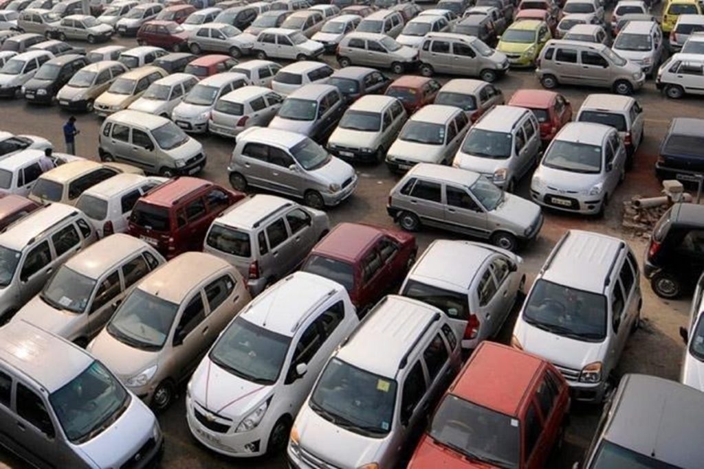 नई कारों की तुलना में दोगुनी रफ्तार से बिक रही पुरानी कारें: रिपोर्ट