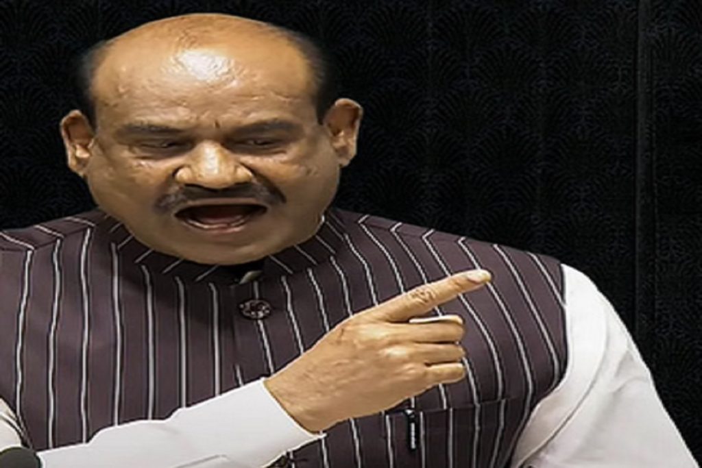 लोकसभा में हंगामा: बिरला बोले- संसद में सड़क जैसा व्यवहार ना करें!