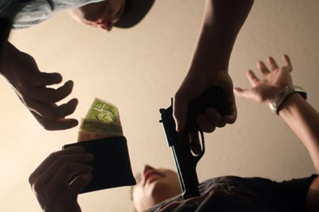 ग्वालियर में शराब कारोबारी के मुनीम से 30 लाख की लूट!