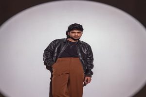 Aditya-Thackeray-explains-the-connection-between-Dhadak-2-and-Ganpati-immersion!!