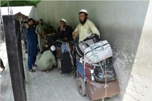 Afghan-citizens-who-returned-from-Pakistan-and-Iran-sought-help-from-the-Taliban-regime!