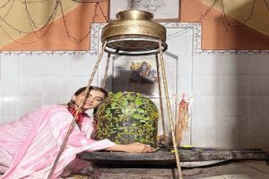 Akshara-Singh-was-seen-immersed-in-Shiva-devotion-on-Monday!