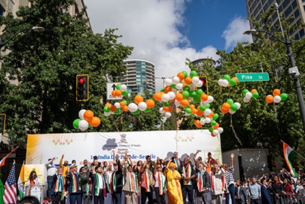 सिएटल में पहली ‘इंडिया डे परेड’, मेयर बोले- अमेरिका-भारत के गहरे संबंध!