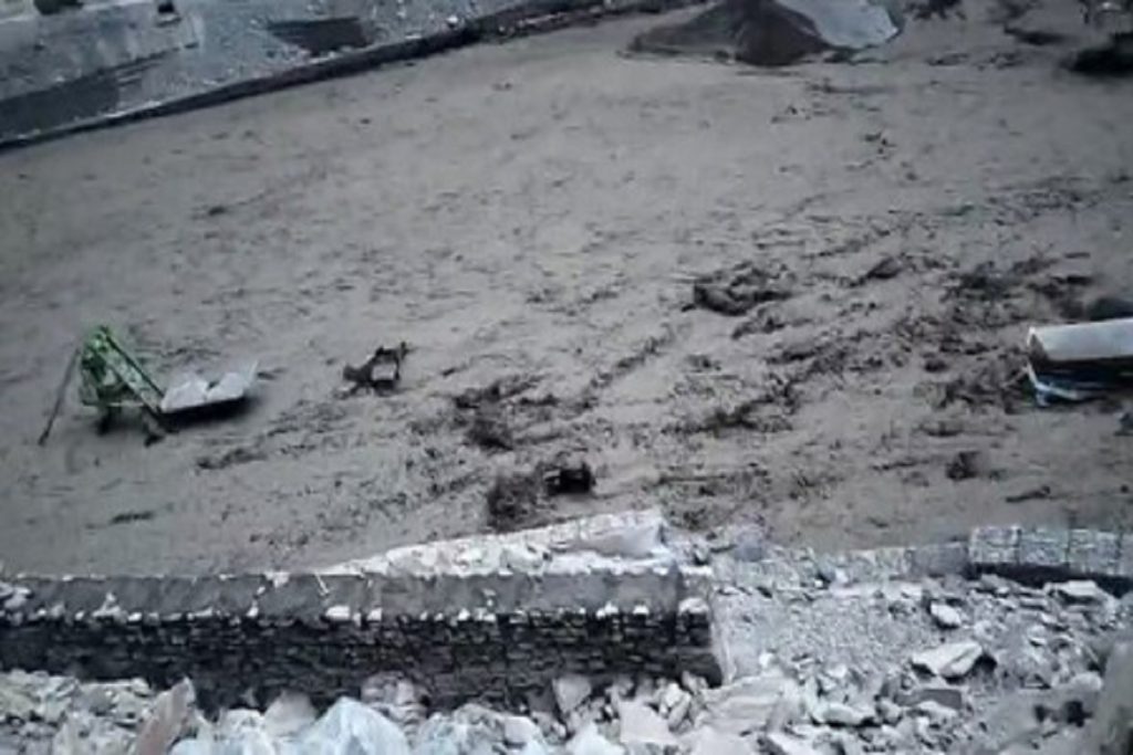 पाकिस्तान के खैबर पख्तूनख्वा में बाढ़,314 की मौत, 156 घायल !