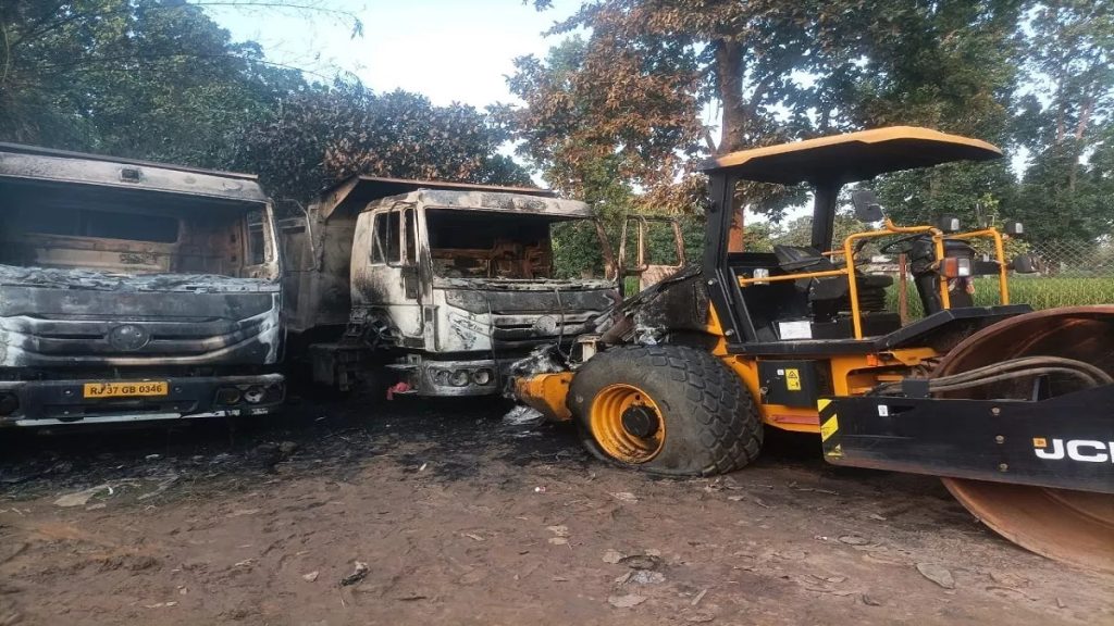 हजारीबाग में नक्सली हमला: मजदूरों को दी धमकियां !