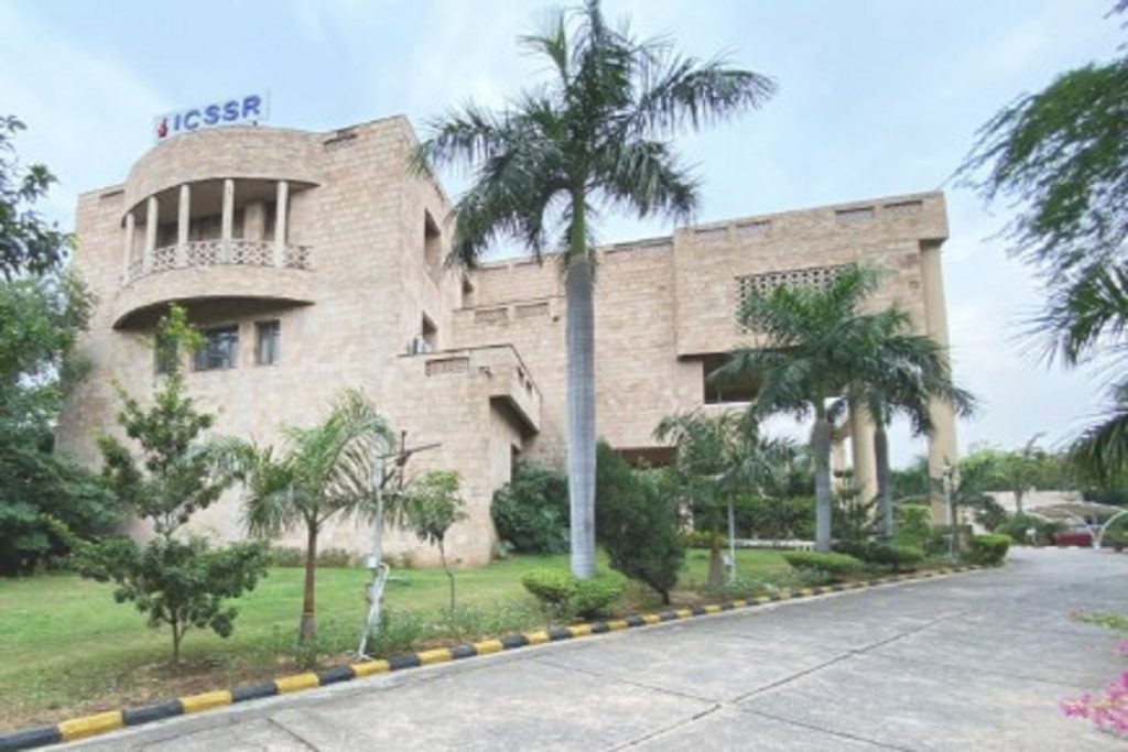 चुनाव डेटा में हेरफेर पर आईसीएसएसआर सख्त, सीएसडीएस पर कार्रवाई!