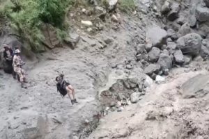 ITBP-NDRF-rescued-413-devotees-from-Kinnar-Kailash-route-in-Himachal!