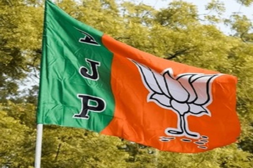 ‘वोटर अधिकार यात्रा’ मंच से पीएम मोदी पर अभद्र टिप्पणी, भाजपा का हमला!