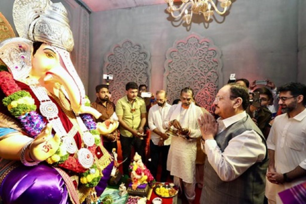 पुणे में जेपी नड्डा ने गणेशोत्सव मनाया, देश की प्रगति मांगी!