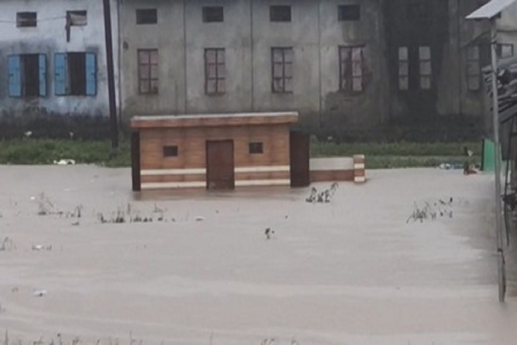 महाराष्ट्र : भिवंडी में भारी बारिश से जनजीवन प्रभावित, घरों में घुसा पानी!