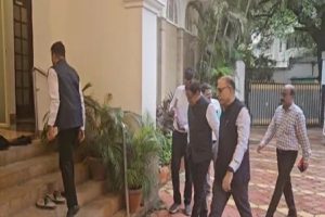 Maratha-Movement-After-talks-with-Jarange-the-delegation-reached-Vikhe-Patil-residence!