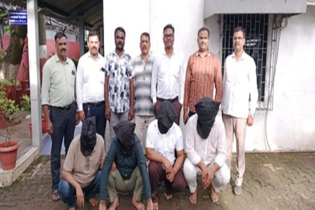 मुंबई : ठग गिरोह का पर्दाफाश, चार गिरफ्तार, नकली नोट बरामद!