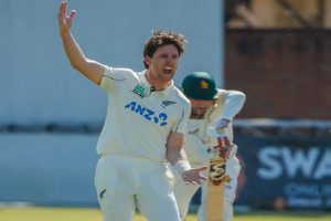 New-Zealand-vs-Zimbabwe-Henry-shines-hosts-bundled-out-for-125!