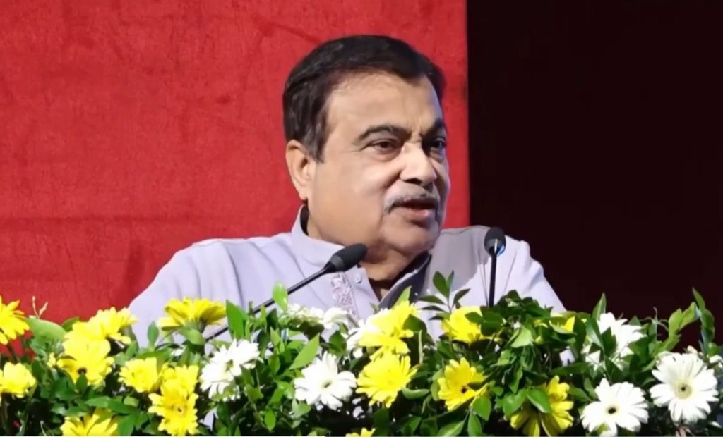 ‘जो दादागिरी कर रहे हैं, उनके पास पैसा और तकनीक है’