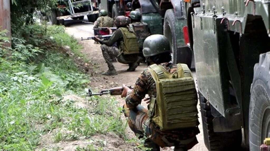 जम्मू-कश्मीर: कुलगाम के अखल जंगलों में ‘ऑपरेशन अखल’ के तहत एक आतंकी ढेर