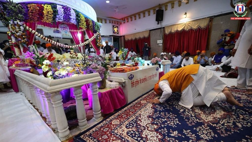 श्री गुरु ग्रंथ साहिब जी के प्रकाश पर्व पर प्रधानमंत्री मोदी और नेताओं ने दी शुभकामनाएं!