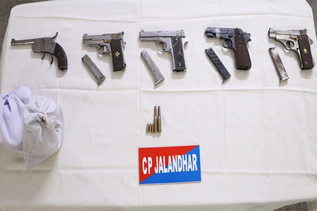 जालंधर में ड्रग्स-हथियार तस्करी का भंडाफोड़, पांच गिरफ्तार!