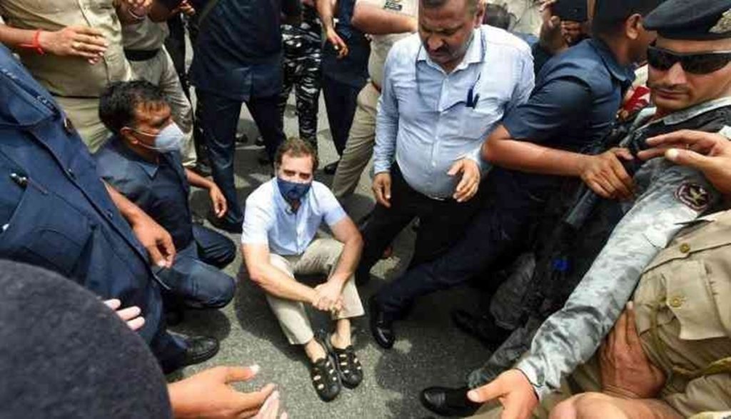 ‘डेड इकॉनमी’ बयान पर राहुल गांधी चौतरफा घिरे, सहयोगियों ने भी जताई नाराज़गी!