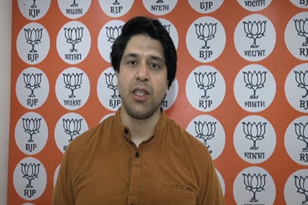 समाजवादी पार्टी अब ‘सांप्रदायिक पार्टी’ बन गई है : शहजाद पूनावाला!