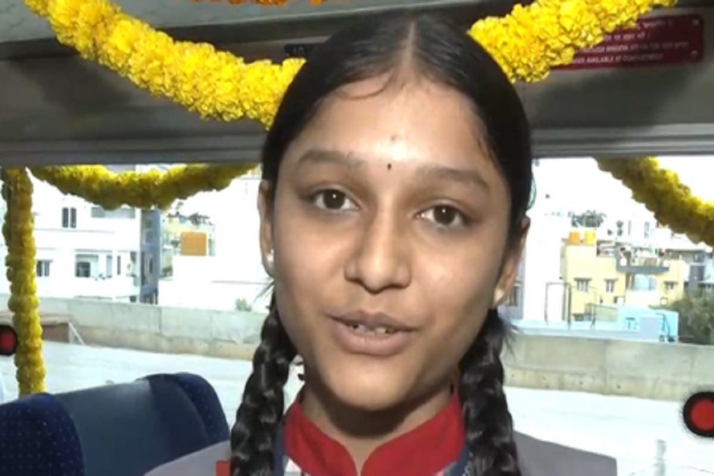 पीएम मोदी से मिले स्कूली बच्चे, बोले- प्रधानमंत्री निडर और साहसी हैं!