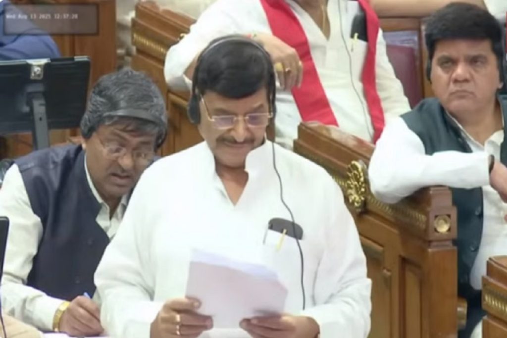 शिवपाल यादव ने सरकार को घेरा: ‘2025 की सच्चाई का सामना करे’