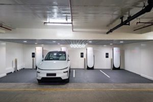 Tesla-launches-its-first-charging-station-in-India!