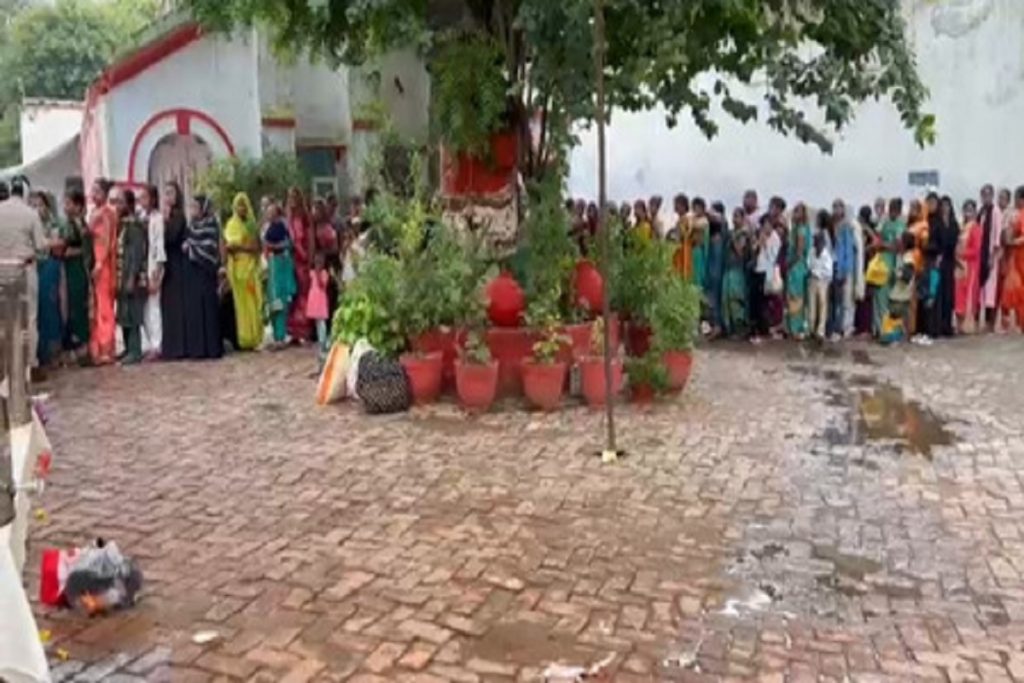 शाहजहांपुर जेल में महिलाओं ने बांधी राखी, मुस्लिम महिलाओं की सहभागिता!