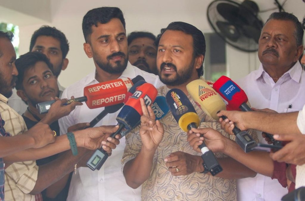 पहले से ही कई यौन उत्पीड़न के आरोपों से घिरे केरल कांग्रेस विधायक का महिला को धमकाने वाला ऑडियो वायरल!