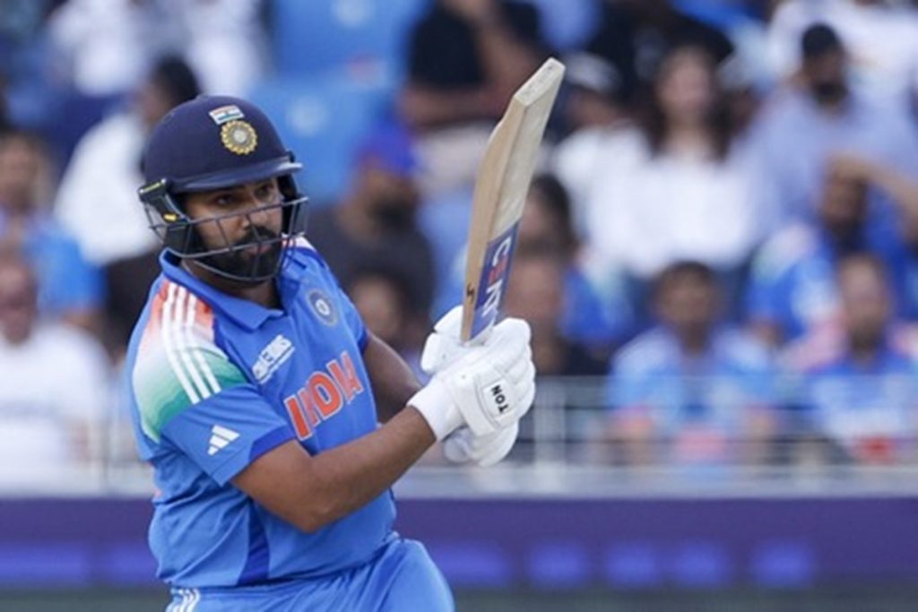 “तेजी से मैच छीन लेते हैं रोहित शर्मा”