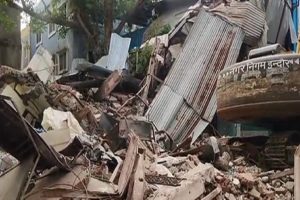 A-dilapidated-three-storey-building-collapses-in-Indore-two-dead-several-injured!