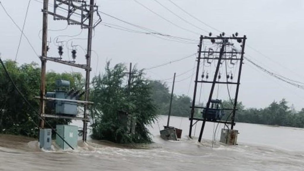 महाराष्ट्र में मूसलाधार बारिश से नांदेड़ ज़िले के 19 गाँव अंधेरे में, 12 हज़ार से अधिक उपभोक्ता प्रभावित!