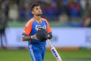 Former-Pakistan-captain-abuses-Suryakumar-Yadav-on-live-TV!