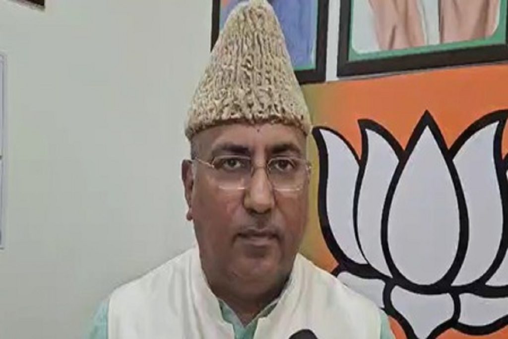 पाकिस्तान के खिलाफ भारतीय टीम करेगी शानदार प्रदर्शन : गुलाम अली!