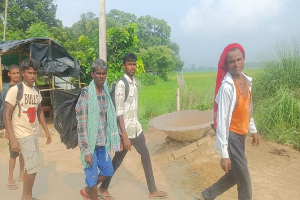 Indo-Nepal Border: नेपाल में हिंसक प्रदर्शनों के बीच लोगों का पलायन शुरू!