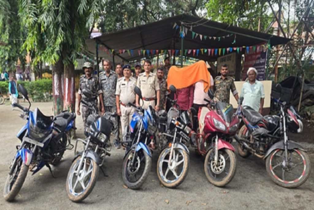 झारखंड गिरिडीह: चोरी की छह बाइक सहित तीन शातिर गिरफ्तार!