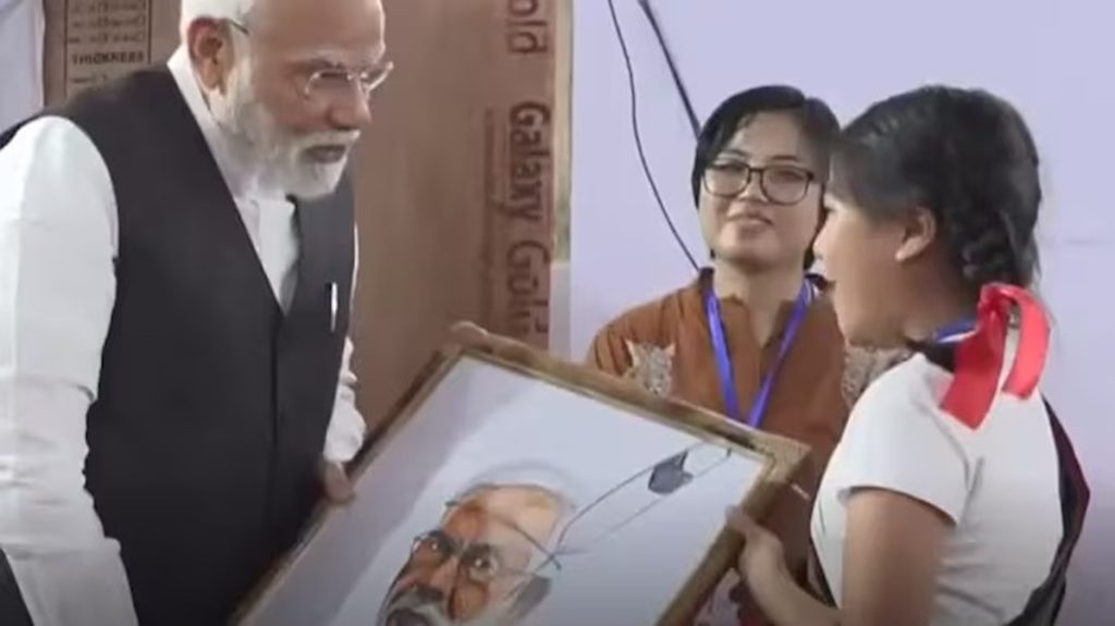 चुराचांदपुर और इंफाल में जातीय हिंसा पीड़ितों से मिले पीएम मोदी!