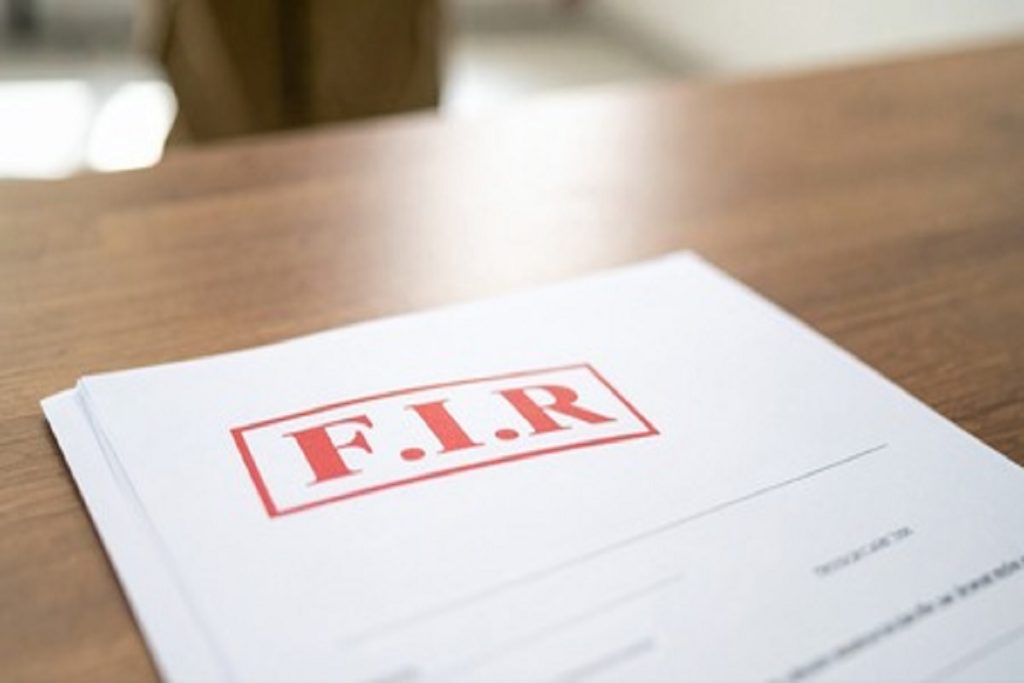 मुंबई जेल में हड़कंप: कैदी ने अधिकारी पर किया हमला, एफआईआर दर्ज!