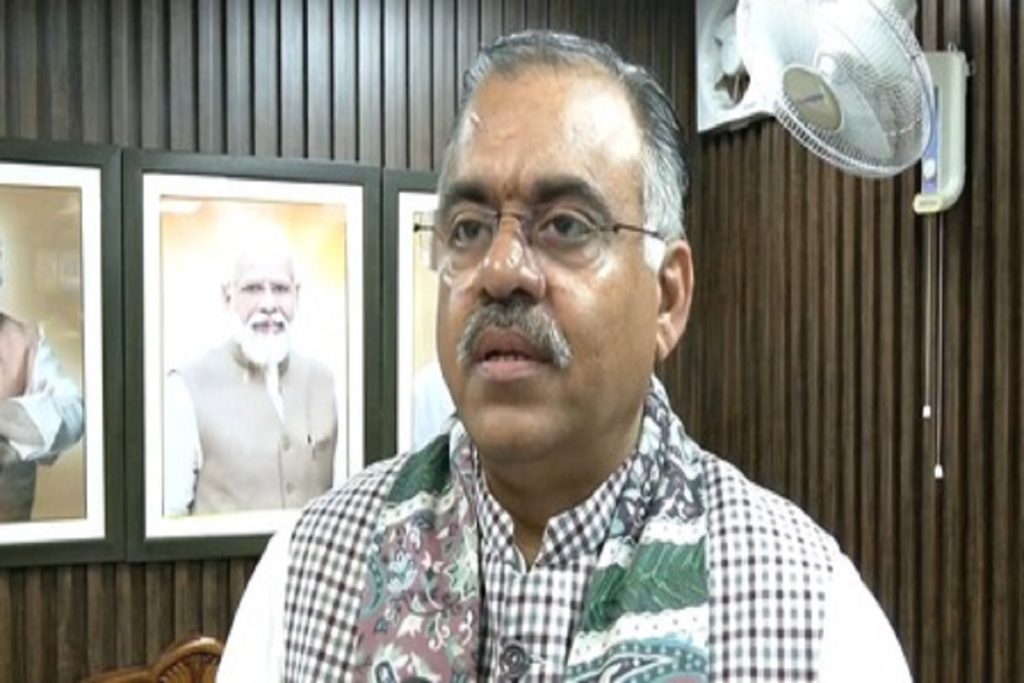 राहुल गांधी देश को बदनाम करने विदेशी टूलकिट चला रहे : चुघ! 