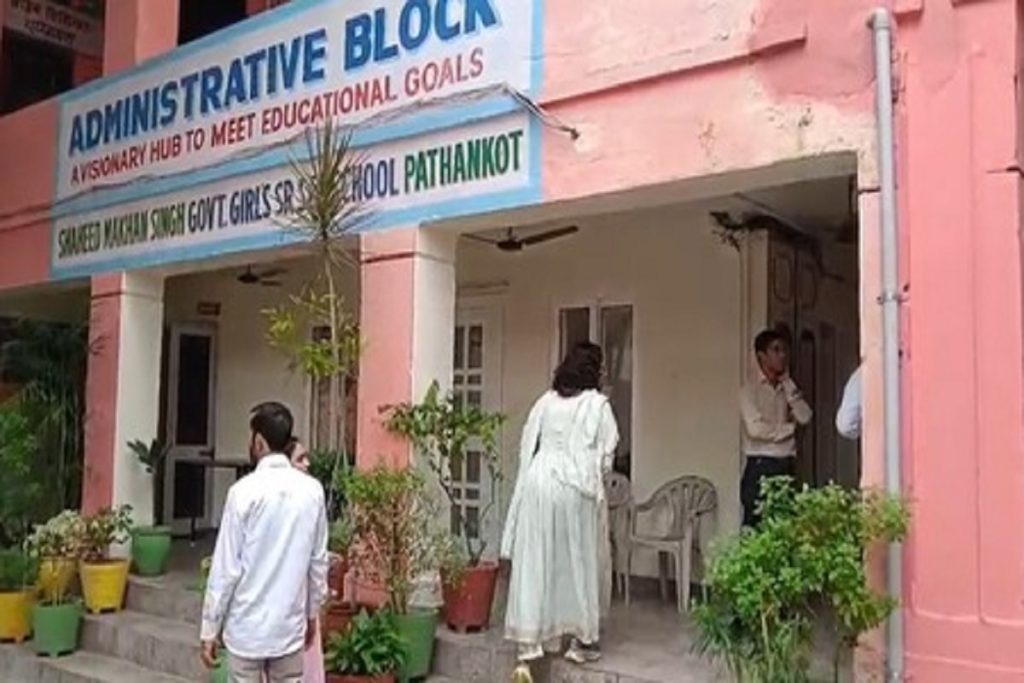 पठानकोट में बाढ़ के बाद हालात सामान्य, स्कूल-कॉलेज खुलने को तैयार​!