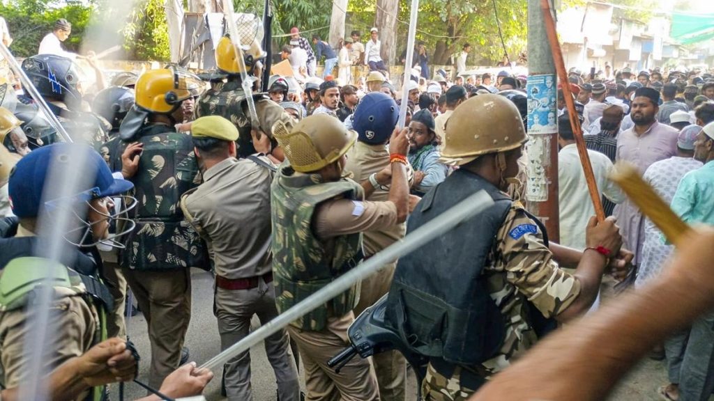 बरेली ‘आई लव मोहम्मद’ विवाद: मौलाना तौकीर रजा सहित कई गिरफ्तार, पुलिस ने काबू पाया!