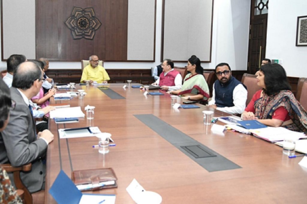 केंद्रीय मंत्रियों ने उपराष्ट्रपति को उपलब्धियों और योजनाओं की जानकारी दी!