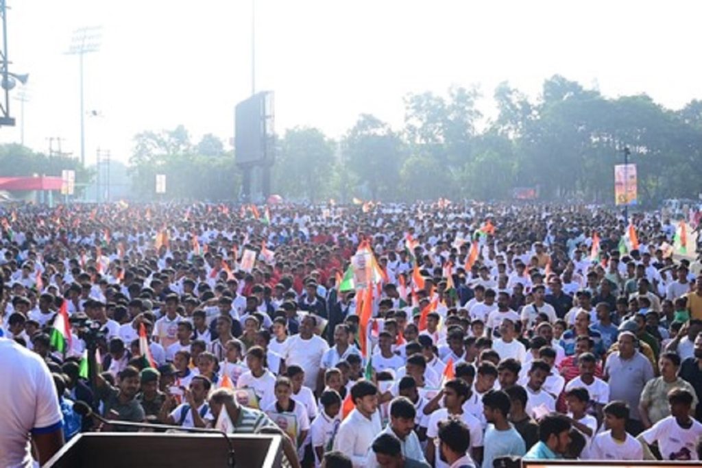 ‘स्वदेशी अपनाओ’ के आह्वान संग रांची में हुआ विशाल तिरंगा मैराथन!