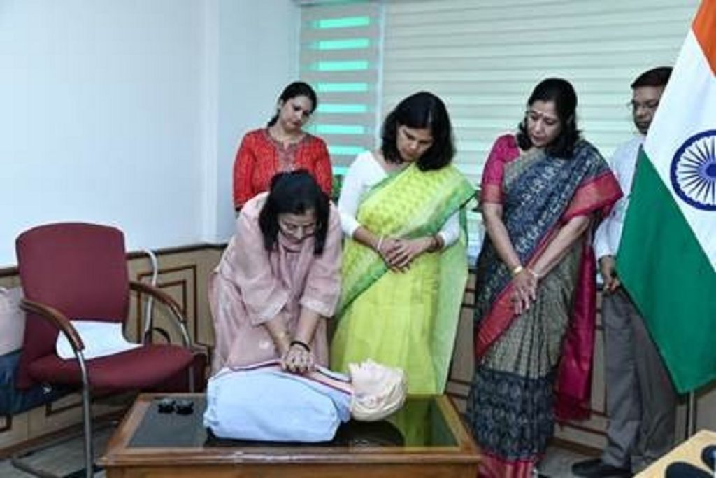 हृदयाघात समय पर सीपीआर जीवन बचा सकता है: स्वास्थ्य सचिव!