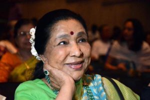 Asha-Bhosle-says-she-found-love-by-singing-like-Carmen-Miranda!